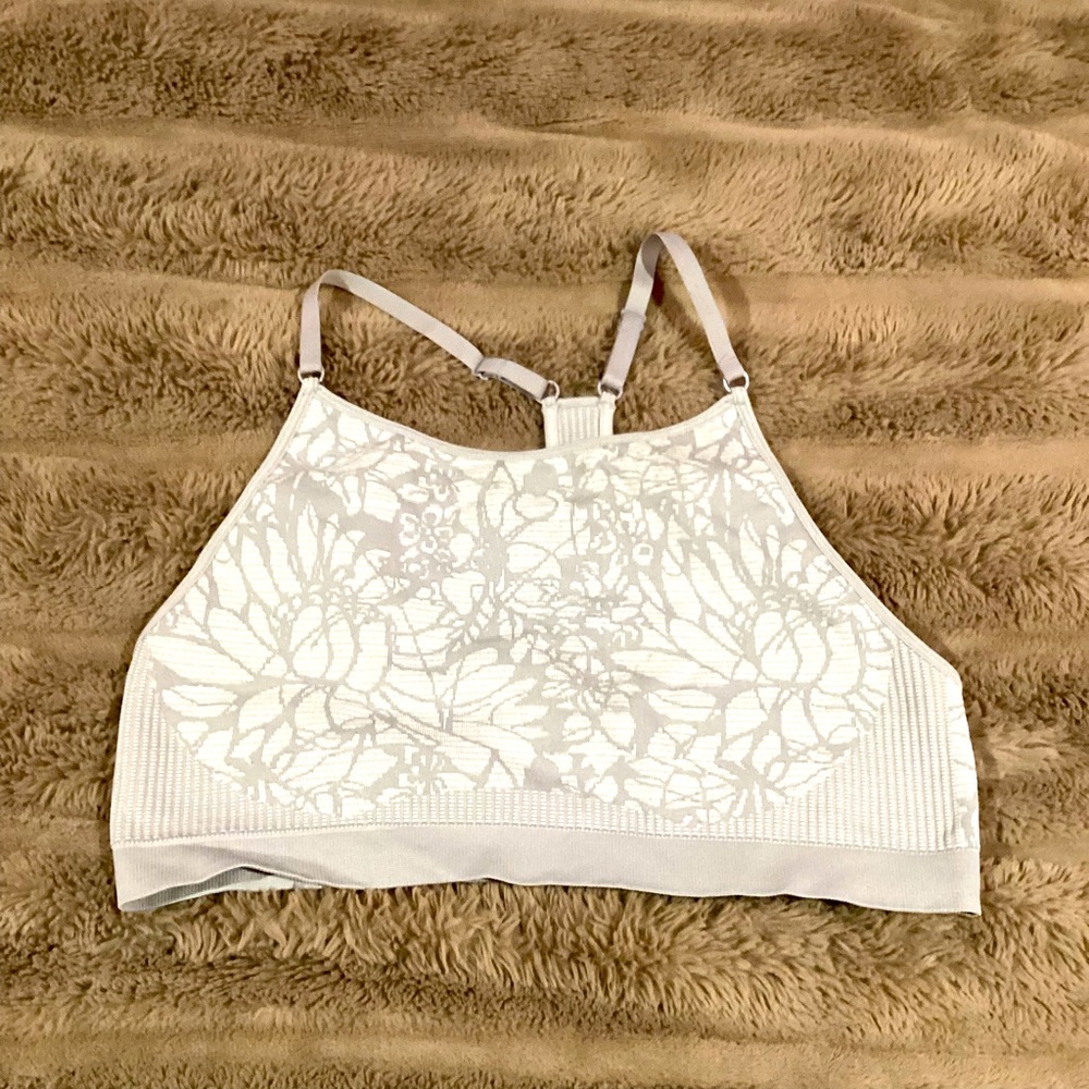 Fabletics Seamless Sports Bra